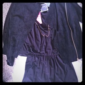 Rumper and a cold zipper velvet jacket